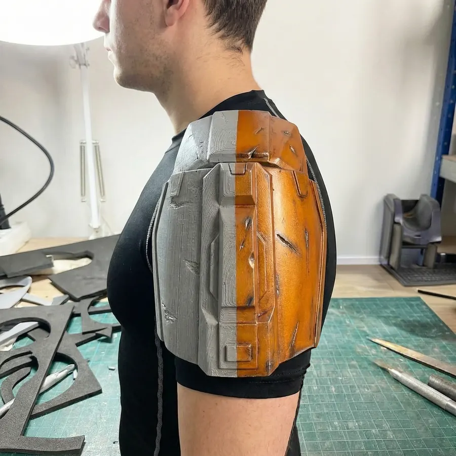 3D-gedruckte Cosplay-Schulterrüstung, bemalt mit 3D Model Color